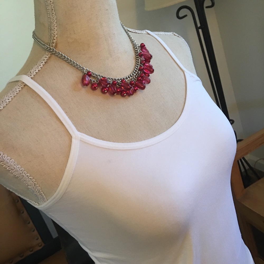 Fuchsia pink beaded fringe chain link necklace